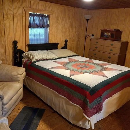 Adorable 1 Bedroom Honey House Rusk 외부 사진