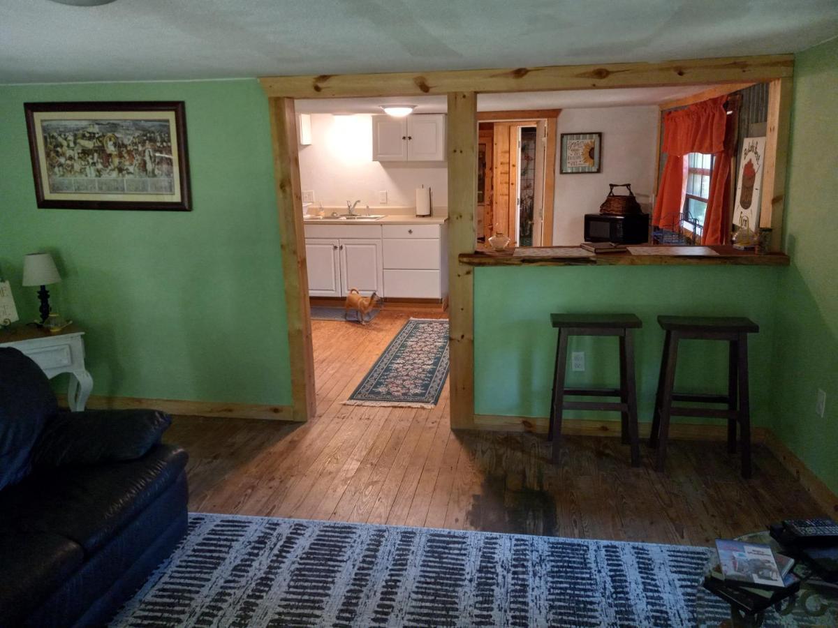 Adorable 1 Bedroom Honey House Rusk 외부 사진